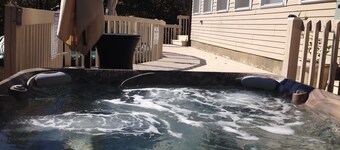 Hot Tub, Playroom, Swimming  Pool, Central AC, Cable, Free WiFi, Lakes Tennis