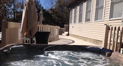 Bañera de hidromasaje, sala de juegos, piscina, aire acondicionado central, cable, WiFi gratuito, tenis de lagos