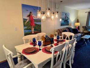 Dining - "FUN" LAKEFRONT CONDO!!! (Hollister)