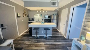 Private kitchen - St. Pete/Tampa 1 Bed/1Bath Condo/suite (St. Petersburg)