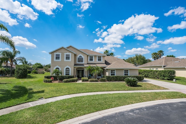 The front of the villa