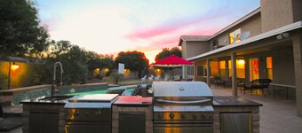  La retraite Hope Street! Un domaine de luxe de 6 300 pieds carrés