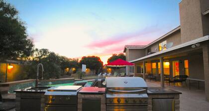 Hope Street Retreat! 6,300sqft Luxury Estate