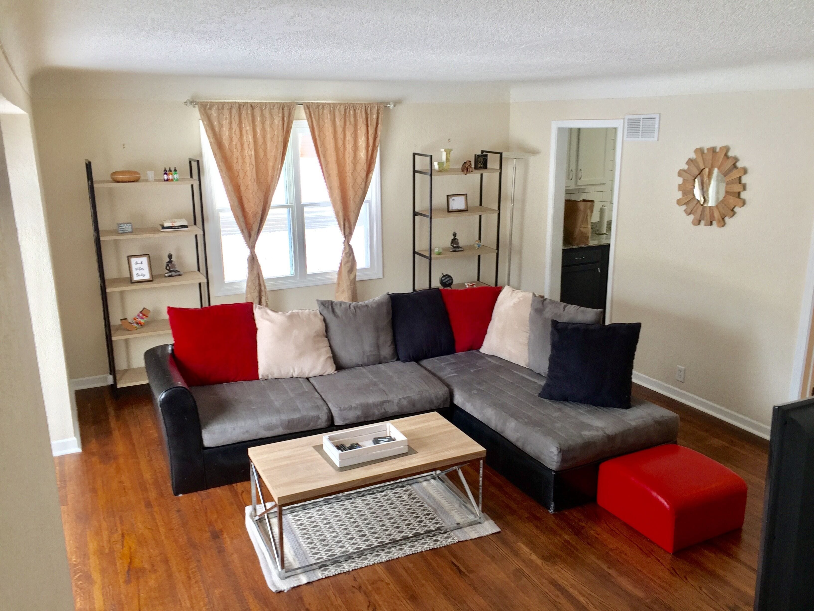 Télévision, console de jeux vidéo, lecteur de DVD, chaîne hi-fi