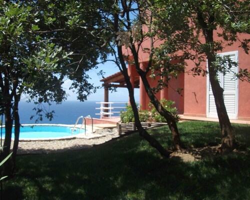 VILLA GIULIA n. 16 with PRIVATE SWIMMING POOL - 1 Km from the beach