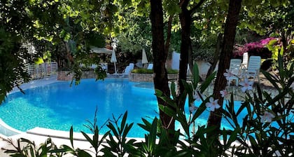 VILLA GIULIA n. 16 yksityisellä uima-altaalla - 1 km päässä rannasta