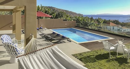 NEU! Villa ALVINHO | Lebensstil & Natur | Beheizter Pool 28ºC