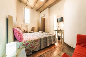 2 quartos, ferros/tábuas de passar roupa, Wi-Fi, roupa de cama