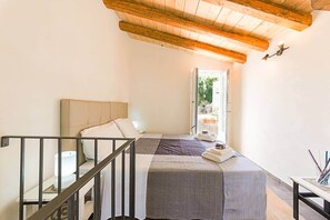 2 slaapkamers, een strijkplank/strijkijzer, wifi, beddengoed