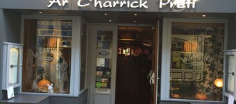 Large house & garden, Starlink WiFi, ideal for shops, walking, cycling & fishing