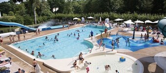 Large house & garden, Starlink WiFi, ideal for shops, walking, cycling & fishing