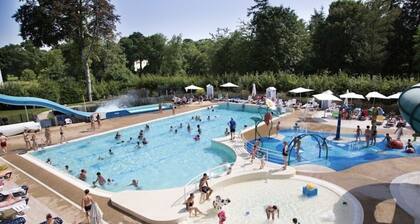 Large house & garden, Starlink WiFi, ideal for shops, walking, cycling & fishing