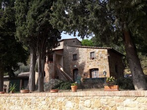 Exterior - A lovely Tuscan Country Villa only for you with a large garden for families (Montepulciano)