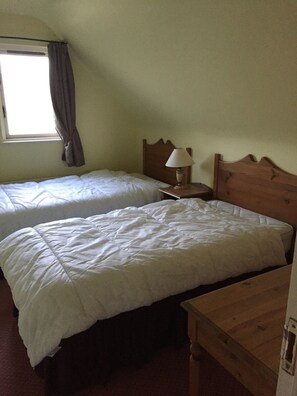 5 Schlafzimmer, Bügeleisen/Bügelbrett, Internetzugang, Bettwäsche