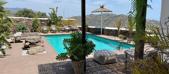 Villa à Sayalonga près de la mer