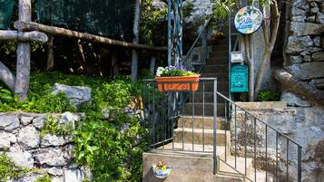 Enceinte de lâhĂ©bergement