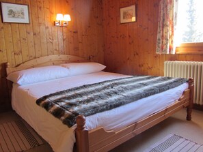 3 chambres, fer et planche à repasser, Wi-Fi, draps fournis