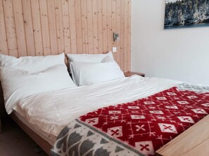 3 室のベッドルーム、アイロン / アイロン台、旅行用ベビーベッド、WiFi