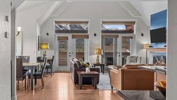 Smart TV, fireplace, offices