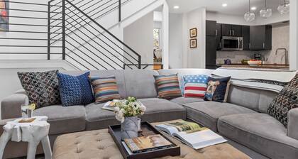 Outpost: Clark's Knoll 385 - Walk to Town Square