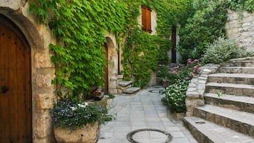 Enceinte de lâhĂ©bergement