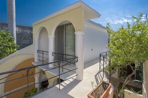 Property grounds - Luxury Colonial Villa In Historic Center - Santiago. A decade of happy guests. (Merida)