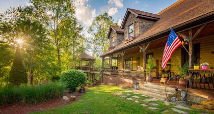 Close to Louisville,Hot Tub,Fire Pit,Game Room, and 4 Bedrooms 3 Baths