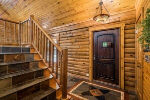 Interior - Close to Louisville,Hot Tub,Fire Pit,Game Room, and 4 Bedrooms 3 Baths (Henryville)