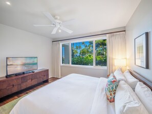 3 bedrooms, in-room safe, iron/ironing board, free WiFi