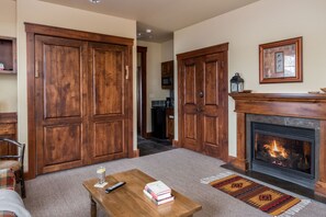 Interior - Outpost: Grand View 334 - AC and Teton Views (Jackson)