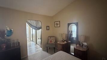 1 Schlafzimmer, Schreibtisch, Bügeleisen/Bügelbrett, kostenloses WLAN