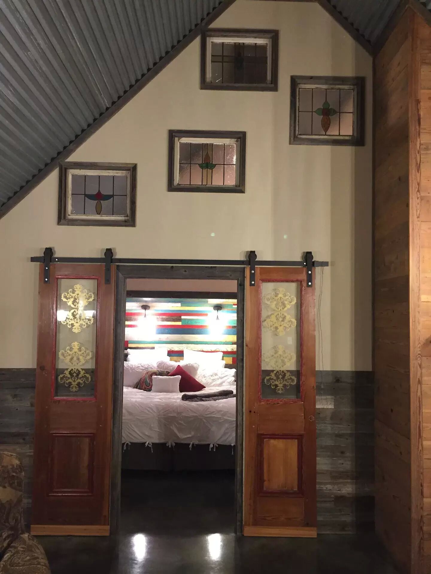 1 bedroom, bed sheets