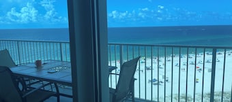 * FARO 802 King en Master + Habitación con literas + Queen Sleeper * FRENTE AL MAR * 3 piscinas!