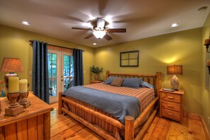 3 bedrooms, iron/ironing board, free WiFi, bed sheets - Riverfront, loud rapids, screen porch-River's Echo (neighboring Rapids' Echo (Ellijay)