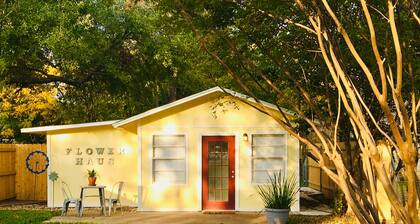 Flower Haus Entzückendes Ferienhaus mit Whirlpool 6 Blocks zur Hauptstraße / Zentrum