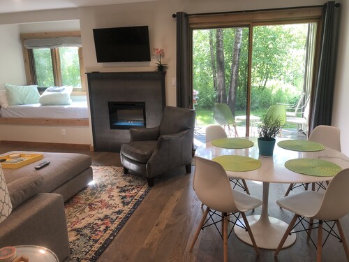 Neu renoviert!  Licht und helle Espen Gem!