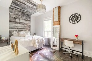 1 bedroom, iron/ironing board, WiFi, bed sheets - Elegant style 1 BR suite Walk to Lake City Downtown (Toronto)