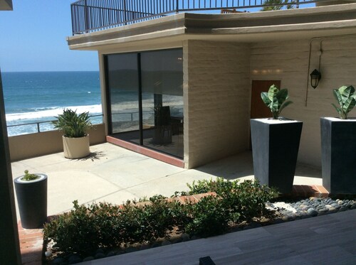180 degree Ocean Front Views of whole Pacific Ocean...FuLL HOUSE AC and HEATING 