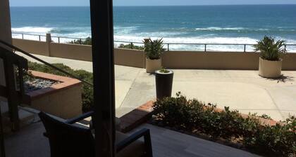 180 grados frente al mar Vistas de todo el Océano Pacífico. Interiores reconstruidos 2015