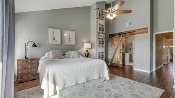 2 chambres, fer et planche à repasser, Wi-Fi, draps fournis