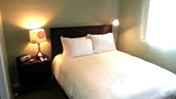 3 bedrooms, iron/ironing board, travel crib, WiFi