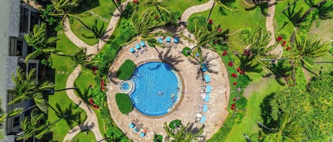Outdoor pool, a heated pool