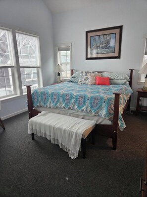 3 chambres, bureau, fer et planche à repasser, accès au Wi-Fi (inclus)