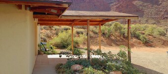 Beautiful Views Overlooking Moab Valley!