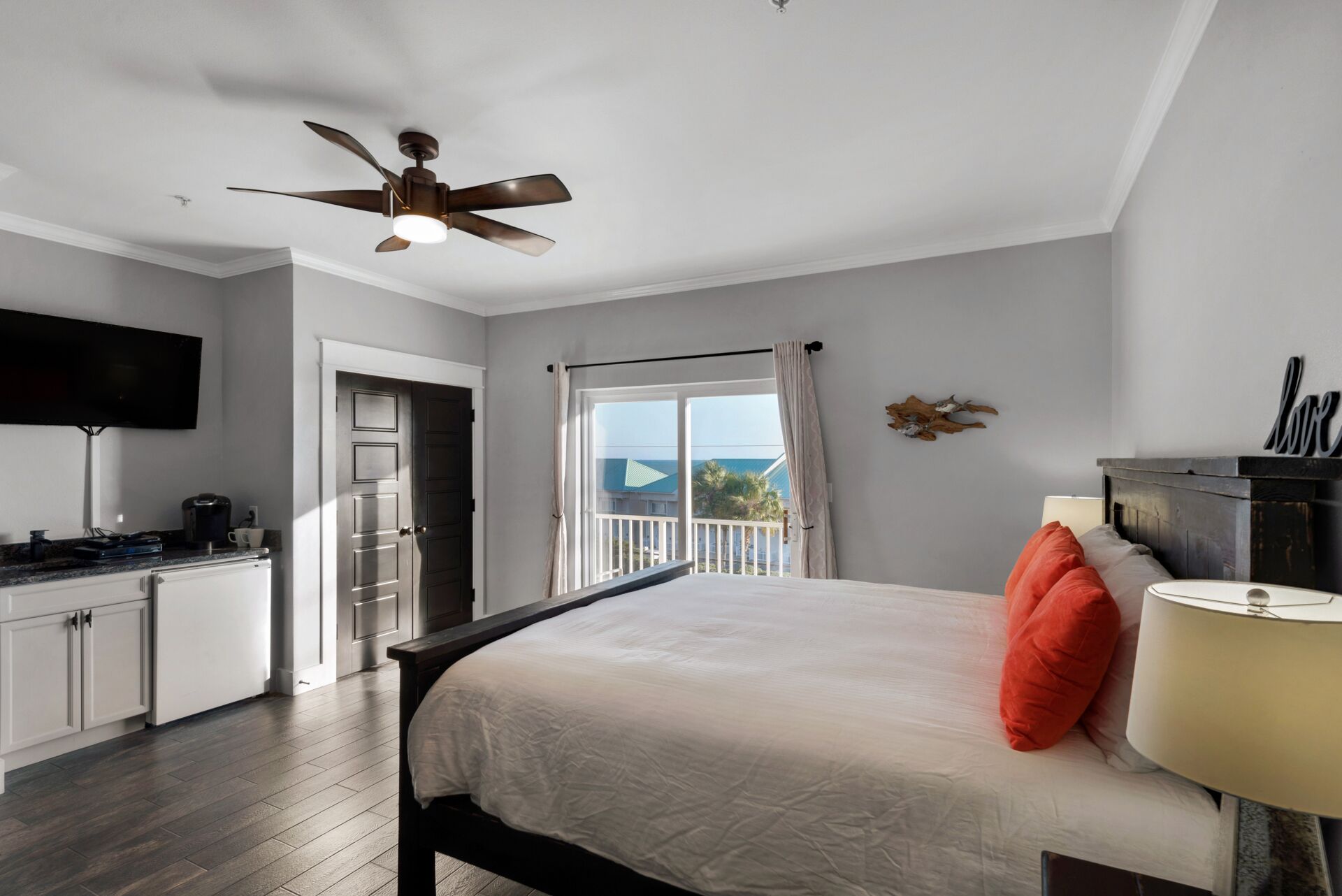 4 chambres, fer et planche à repasser, Wi-Fi, draps fournis