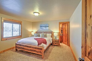 3 Schlafzimmer, Schreibtisch, Bügeleisen/Bügelbrett, Reisekinderbett