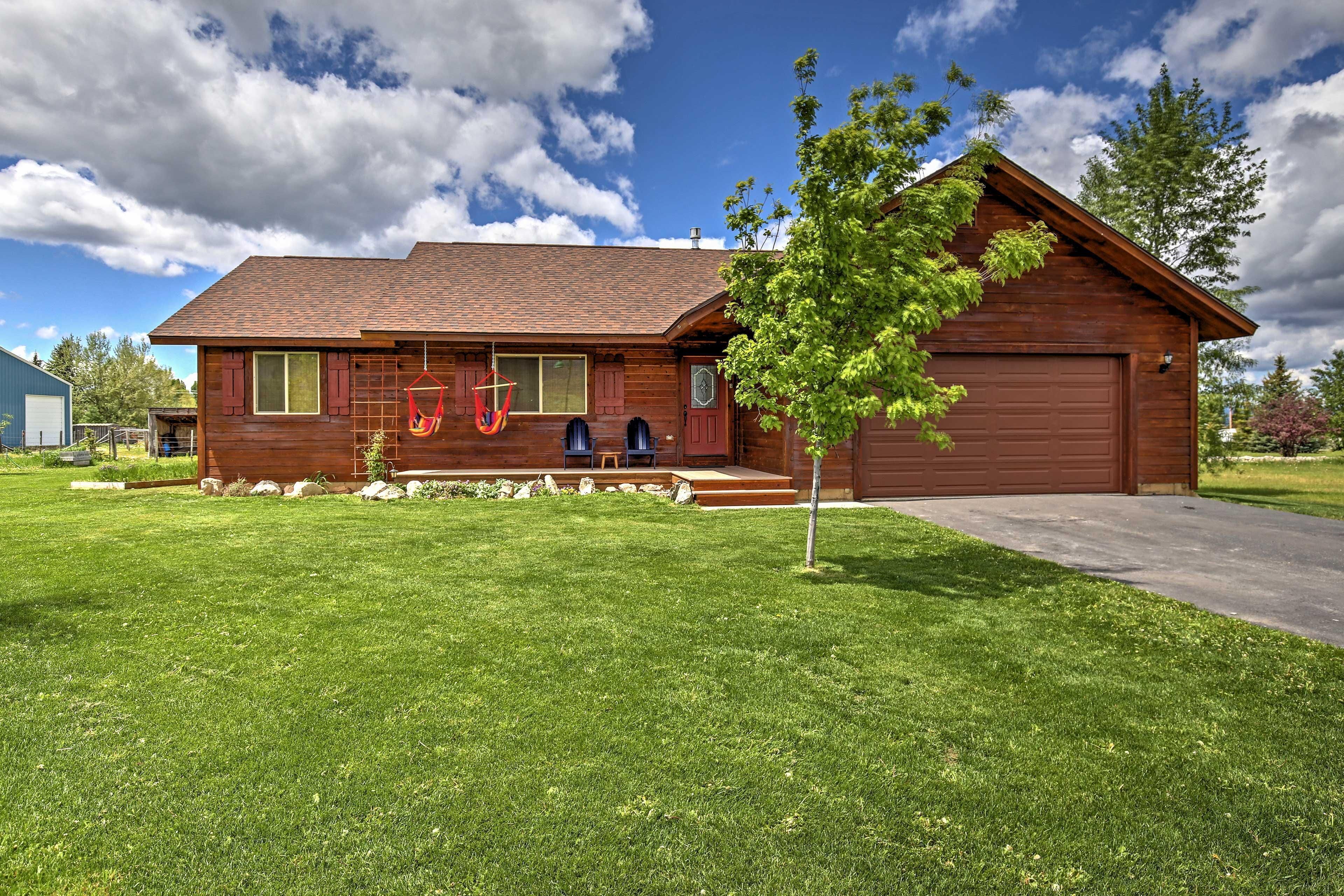 Mary Ann's Mountain Maison- visit nat'l parks, yard, grill out, garage