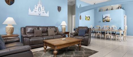 Smart TV, videojuegos, reproductor de DVD y futbolito