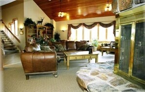 Interior - Ski-in Ski-Out:King in Master; Quiet End Unit; high speed secure internet (Winter Park)