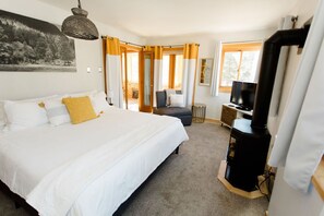 3 habitaciones, tabla de planchar con plancha, wifi y ropa de cama